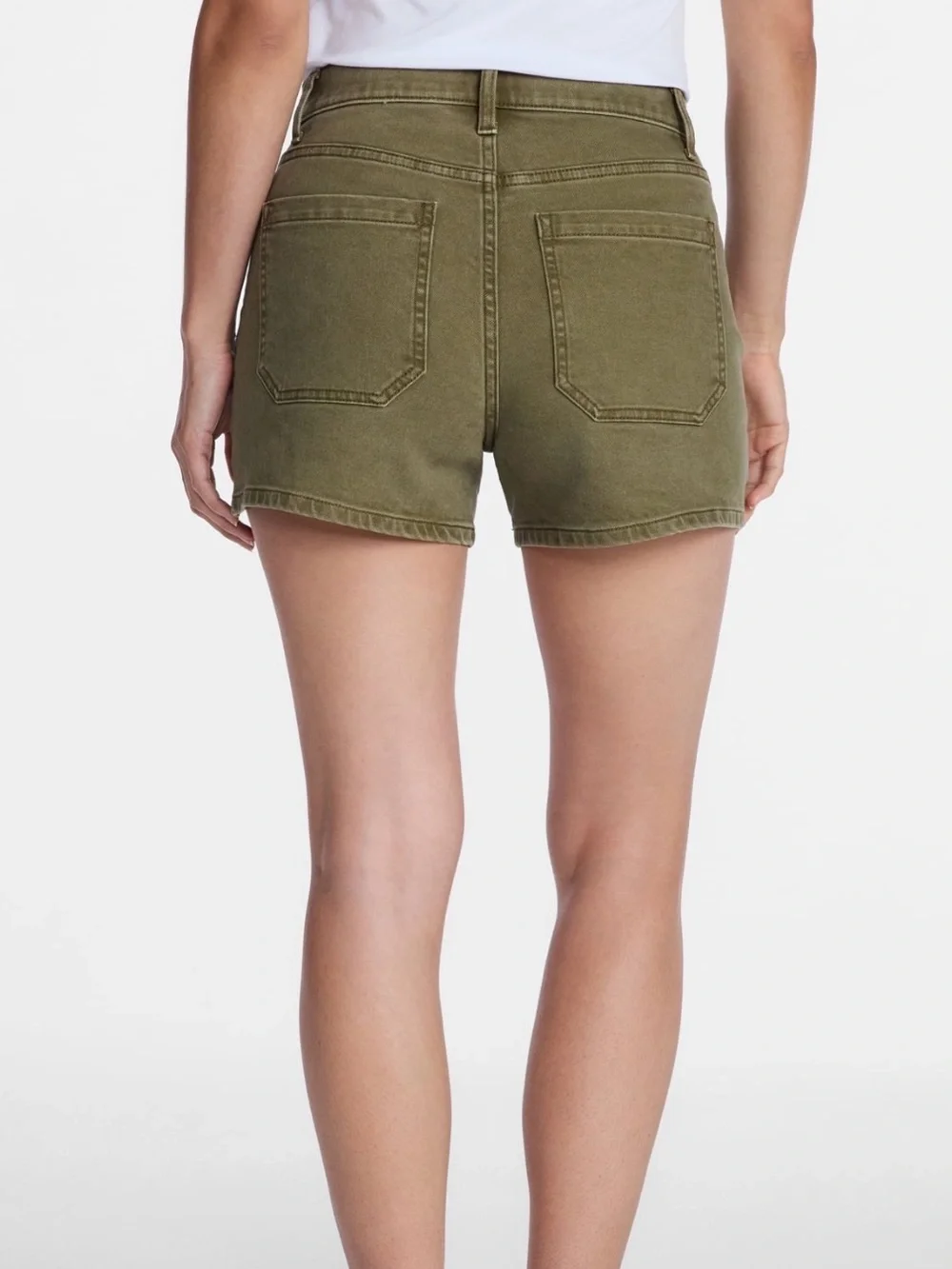 Time and Tru Women’s High Rise Olive Wash Patch Pocket 4” Inseam Denim Shorts